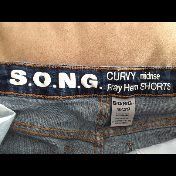 Shorts - Picture 4 of 5